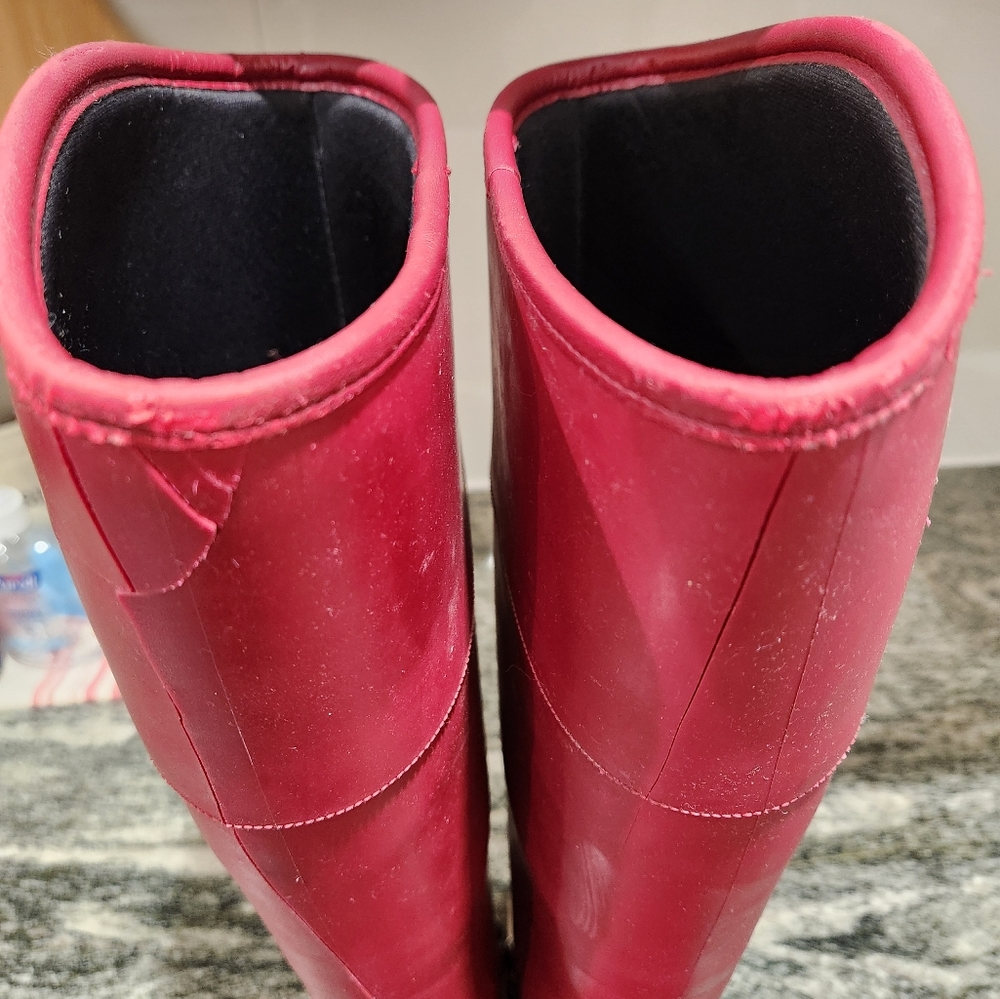 RED GUCCI RAIN BOOTS - Picture 10 of 12